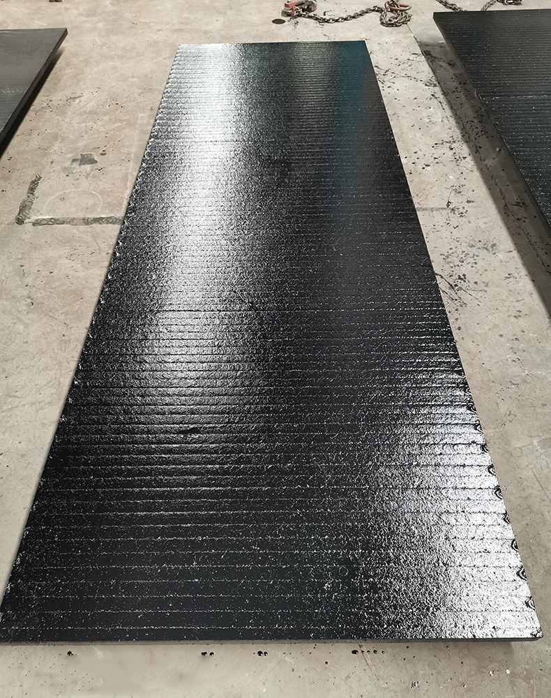 堆焊耐磨鋼板:耐用、可靠的工業選擇(圖1) 堆焊耐磨鋼板:耐用、可靠的工業選擇(圖1)